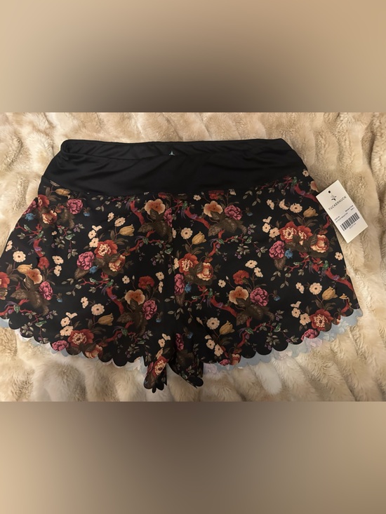 Tuckernuck Pants - NWT Tuckernuck Baroque Floral Shorts - Black with Multicolor Blooms